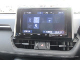 純正ナビを装備。タッチパネル式で使いやすく、お出かけもラクラクです。