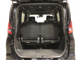 ワゴンならではの広々としたラゲージスペースを備えています。ライフスタイルに合わせていろいろな物を積み込めます!