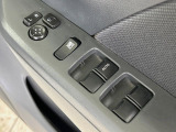 【電動格納ミラー】サイドミラーは電動格納式となっており、狭い駐車場でもキズがつくリスクを抑えられます。