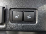 運転席・助手席ともにシートヒーター付き。