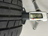 夏タイヤの残り溝は5.0mmです。スリップラインからは3.5mmとなっております。