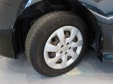 タイヤサイズは195/65R15です。