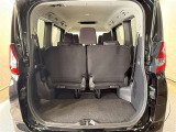 バックドアを開けると荷物スペースです!