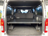 普段のお買い物や通勤、送迎等に十分な荷室スペースを確保しております。セカンドシートを倒すと、大きな荷物の積載も可能です♪