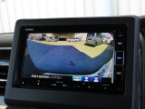バックをするとき自動でリアの様子が映る『リアカメラ』付き!ナビ画面で確認しながらバックができますから安心ですね。でも、目視も大切ですよ!安全第一でお願いします!
