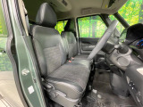 運転席シート廻りは使用感も少なく、良好な状態となっています。丁寧に使われていたことがよくわかりますね。