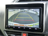 安心のバックモニター付き。