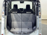バックドアを開けると荷物スペースです!