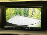 【バックカメラ】駐車時に後方がリアルタイム映像で確認できます。大型商業施設や立体駐車場での駐車時や、夜間のバック時に大活躍!運転スキルに関わらず、今や必須となった装備のひとつです!