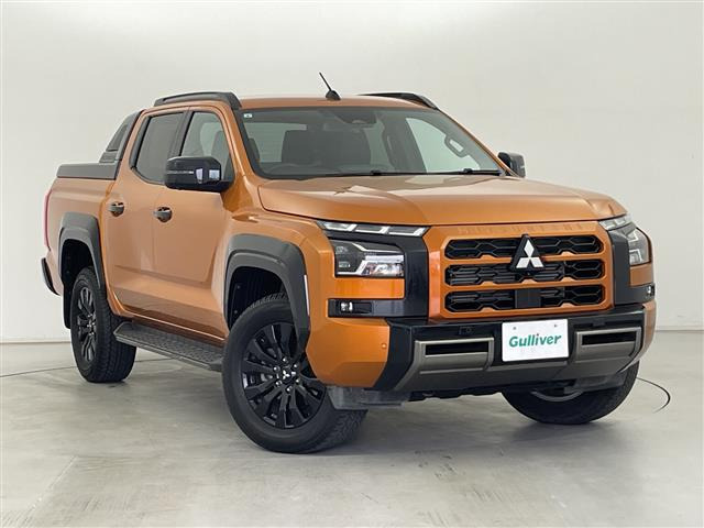 トライトン2.4 GSR ディーゼル 4WD4WD 本革シート