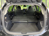 後席を格納すると、これだけの広さが!シーンに合わせたシートアレンジで、大きな荷物も積むことが出来ます♪
