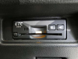 ビルトインタイプのETC車載機です。見た目もスマートで料金所通過もキャッシュレスです。