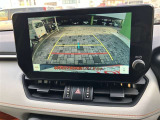 バックガイドモニターで、後方を確認しながら安心して駐車することができます。運転初心者も熟練者も必須の機能ですよ!