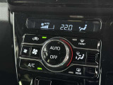 オートエアコン付きなので一度、気温を設定すれば自動的に過ごし易い温度に調整してくれますよ。 車内をいつでも快適空間にしてくれます。
