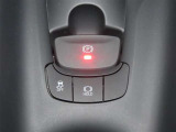 【電動パーキング】ボタンひとつでパーキングON。女性の方や運転に慣れていない方にも安心.【ブレーキホールド】信号待ちや渋滞時にブレーキを踏み続けなくてOK。