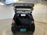 バックドアを上げた状態です。シートを倒せば荷室のスペースが広くなります!用途に合わせて快適な室内を!