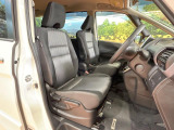 運転席シート廻りは使用感も少なく、良好な状態となっています。丁寧に使われていたことがよくわかりますね。