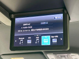 【後席モニター】家族や友人とお出かけする機会が多い方に大人気の後席モニターを装備!見やすい位置に画面がありテレビやDVDの視聴も快適!友達もお子様も、後席にしか乗らなくなるかも??