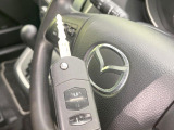 【キーレス】少し離れた場所からでもボタン一つでドアの開錠・施錠ができるのでとっても便利!ドアの鍵穴周りに傷をつけることもありません