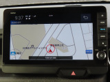 【 ホンダ純正ギャザズ・LXU-242NBi 】ホンダ純正の9インチメモリーナビが装備されています。