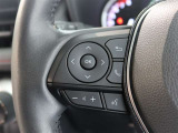 ステアリングスイッチ付き。前方から目を離すことなく操作することが可能です。