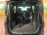 後席を格納すると、これだけの広さが!シーンに合わせたシートアレンジで、大きな荷物も積むことが出来ます♪