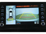 パノラミックビューモニター付きです。車両を上から見たような映像をディスプレイオーディオ画面に表示。運転席からの目視だけでは見にくい、車両周辺の状況をリアルタイムでしっかり確認できます。