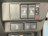 両側電動スライドドアは運転席から操作ができるよう、操作スイッチが付いています。Hondaセンシング用のVSA(ABS+TCS+横滑り抑制)解除と路外逸脱抑制機能のオンオフスイッチなどがあります。