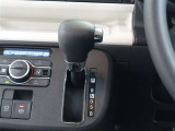 ストレート式のシフトレバーを採用しております♪シンプルなので、誰でも使いやすいですネ☆