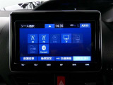 【オーディオ選択画面】AM/FMの切替や、交通情報もこちらの画面から選択できます。