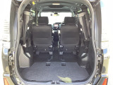 普段のお買い物や通勤、送迎等に十分な荷室スペースを確保しております。セカンドシートを倒すと、大きな荷物の積載も可能です♪