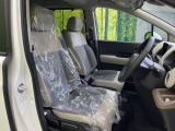 運転席シート廻りは使用感も少なく、良好な状態となっています。丁寧に使われていたことがよくわかりますね。