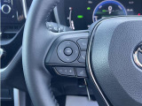 ステアリングスイッチ付き。前方から目を離すことなく操作することが可能です。