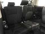 3列目シートもひろびろとしたスペースを確保しています。大人数でのお出かけもばっちりです!