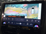 【パノラミックビューモニター】専用のカメラにより、上から見下ろしたような視点で360度クルマの周囲を確認することができます☆死角部分も確認しやすく、狭い場所での切り返しや駐車もスムーズに行えます。