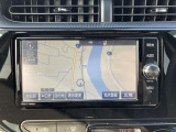 純正ナビを装備。タッチパネル式で使いやすく、お出かけもラクラクです。