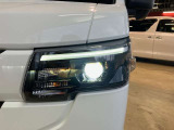 ヘッドライトは、LEDヘッドライト付いており夜間走行時も明るく照らしてくれますね!!