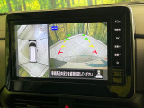 【マルチアラウンドモニター】専用のカメラにより、上から見下ろしたような視点で360度クルマの周囲を確認することができます☆死角部分も確認しやすく、狭い場所での切り返しや駐車もスムーズに行えます。