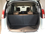 コンパクトボディーなのに、荷室はこんなに広々!たくさん荷物が積めますよ。