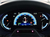 とっても見やすいメーターです。夜間時はラグジュアリーな気分にさせてくれる照明が魅力ですので、夜のドライブも楽しみになりますよ♪