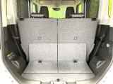 普段のお買い物や通勤、送迎等に十分な荷室スペースを確保しております。セカンドシートを倒すと、大きな荷物の積載も可能です♪