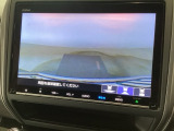 【バックカメラ】運転が苦手な方も車庫入れラクラクです!ギアをリバースに入れれば自動的に切り換わりますので、面倒な操作は不要です♪狭い駐車場もお車を傷つけず安心ですね!