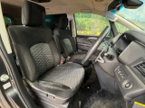 運転席シート廻りは使用感も少なく、良好な状態となっています。丁寧に使われていたことがよくわかりますね。