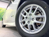 【純正14インチアルミホイール】外観にマッチした純正アルミホイールを装着しております。各種社外アルミホイールや、スタッドレスタイヤも取扱いしております。是非ご相談ください♪