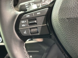 ステアリングにオーディオ操作スイッチが付いています。オーディオ画面に直接タッチしなくても操作が出来ますので、運転に集中できます。