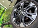 【純正15インチアルミホイール】外観にマッチした純正アルミホイールを装着しております。各種社外アルミホイールや、スタッドレスタイヤも取扱いしております。是非ご相談ください♪