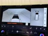 【パノラミックビューモニター】車を真上から見た状態をナビに映し出し、駐車時などをサポート☆クルマの斜め後ろなど、目が届きにくい箇所も確認できるため、いち早く障害物に気が付くことができます!