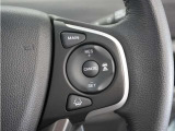 ◆アダプティブクルーズコントロール◆予め設定した車速内でクルマが自動的に加減速。前走車との適切な車間距離を維持しながら追従走行します。【LKAS】車線維持支援システムでステアリング操作を支援。
