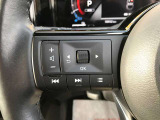 【ステアリングスイッチ】ステアリングを握ったままオーディオ等がコントロール出来ますので、利便性だけでなく事故防止にも繋がります。