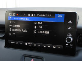 ナビゲーションはホンダコネクトディスプレイを装着しております。AM、FM、Bluetooth、フルセグTVがご使用いただけます。初めて訪れた場所でも道に迷わず安心ですね!